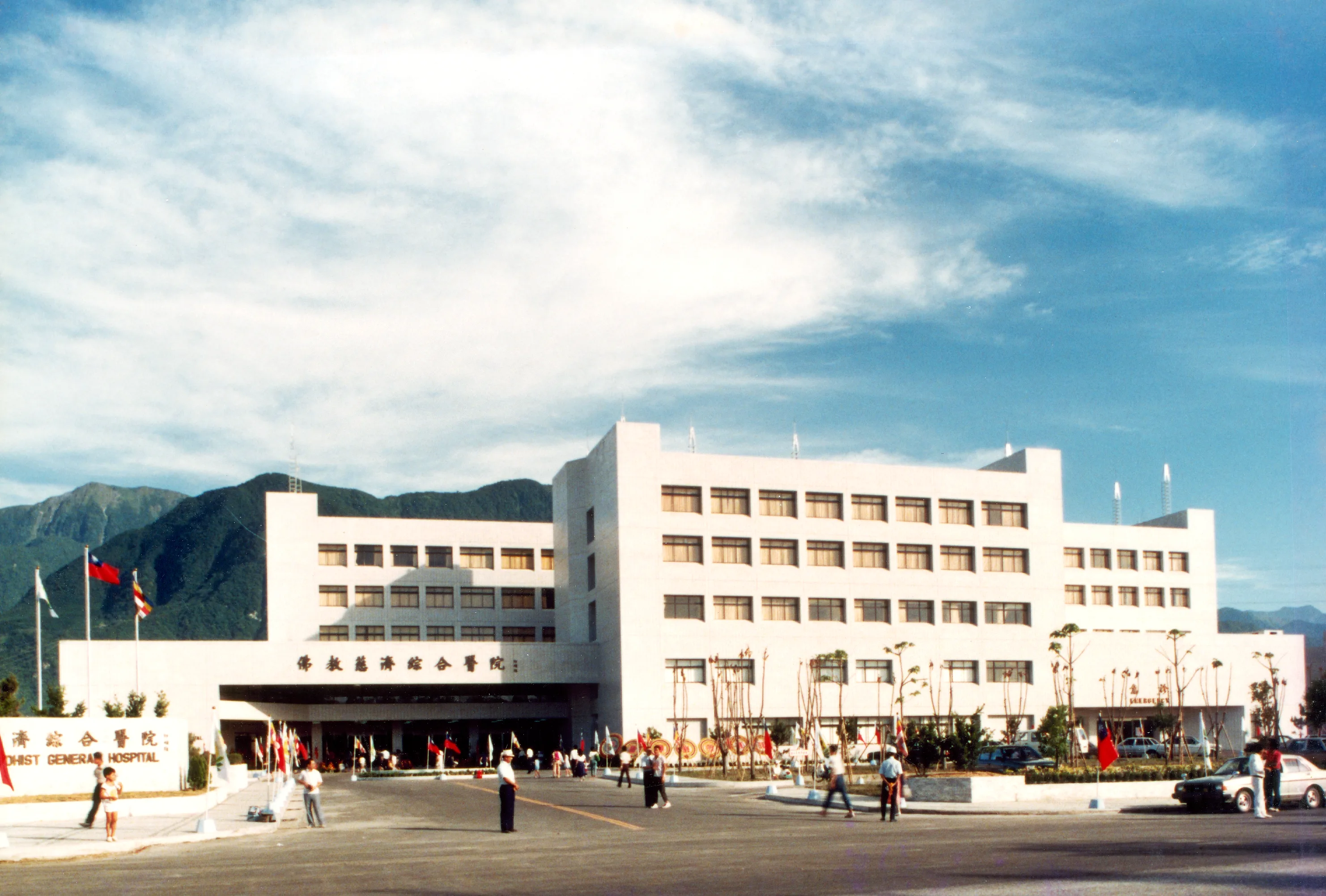 1986年啟院