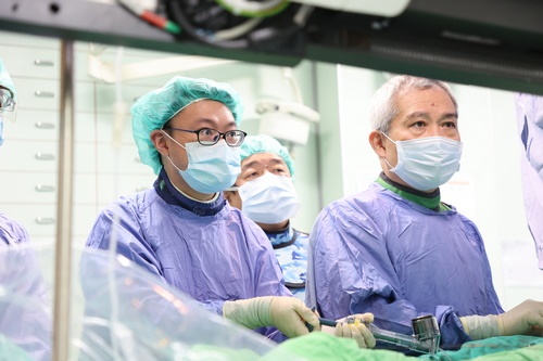 花蓮慈院為全臺灣第三家、東部第一家引入「血管內衝擊波鈣化處理技術」的醫療院所，並於二零二三年二月完成東部首例使用IVL治療的手術