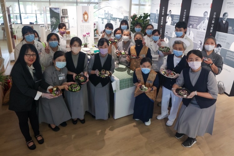 端午新食尚　花蓮慈院「蔬喜蛋糕」上桌