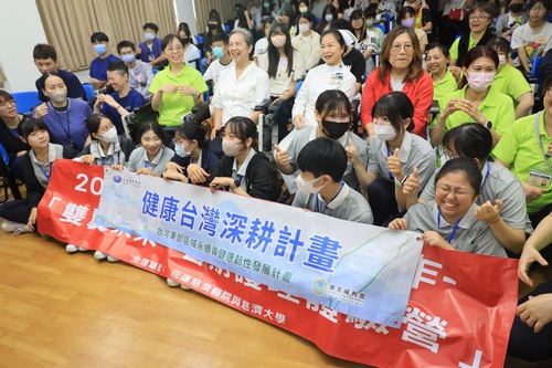百萬成星雙翼未來培育護理人才　花蓮慈院辦國中護理體驗營翻轉職涯想像