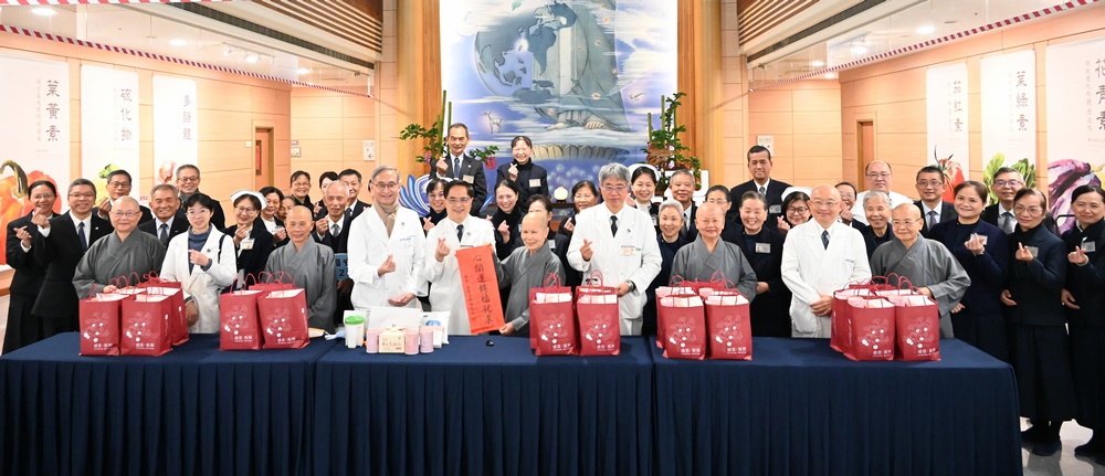 《歲末法親關懷》（一）── 從病房到家門　花蓮慈院歲末關懷伴資深法親迎新年