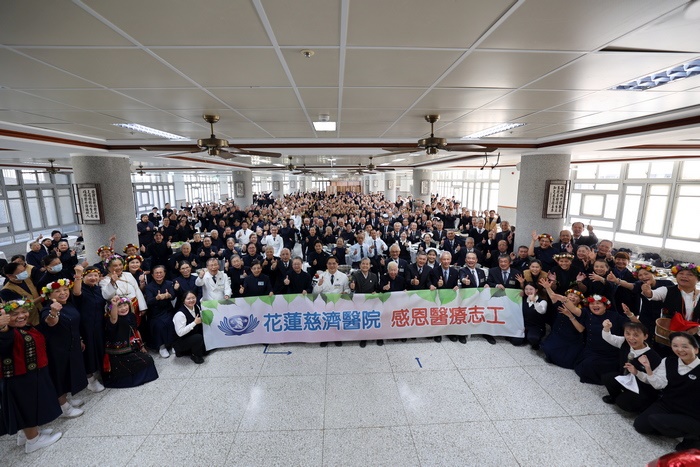 歲末志工感恩餐會　暖心圍爐用愛迎新年