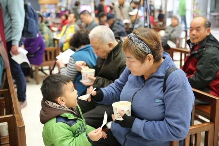 薏芍糙米養生粥　花蓮慈院募愛共度營養師節