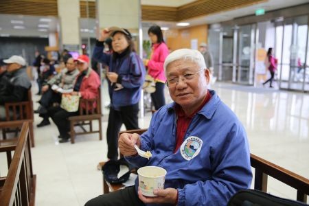 薏芍糙米養生粥　花蓮慈院募愛共度營養師節