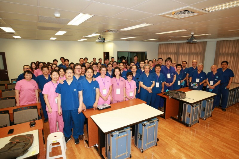 泛太平洋尿控醫學年會參與模擬手術的醫師。