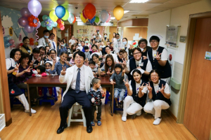 4月4日兒童節將屆，花蓮慈濟醫院舉辦「減敏大作戰」活動與病房手作置物籃，陪伴小朋友歡度兒童節。
