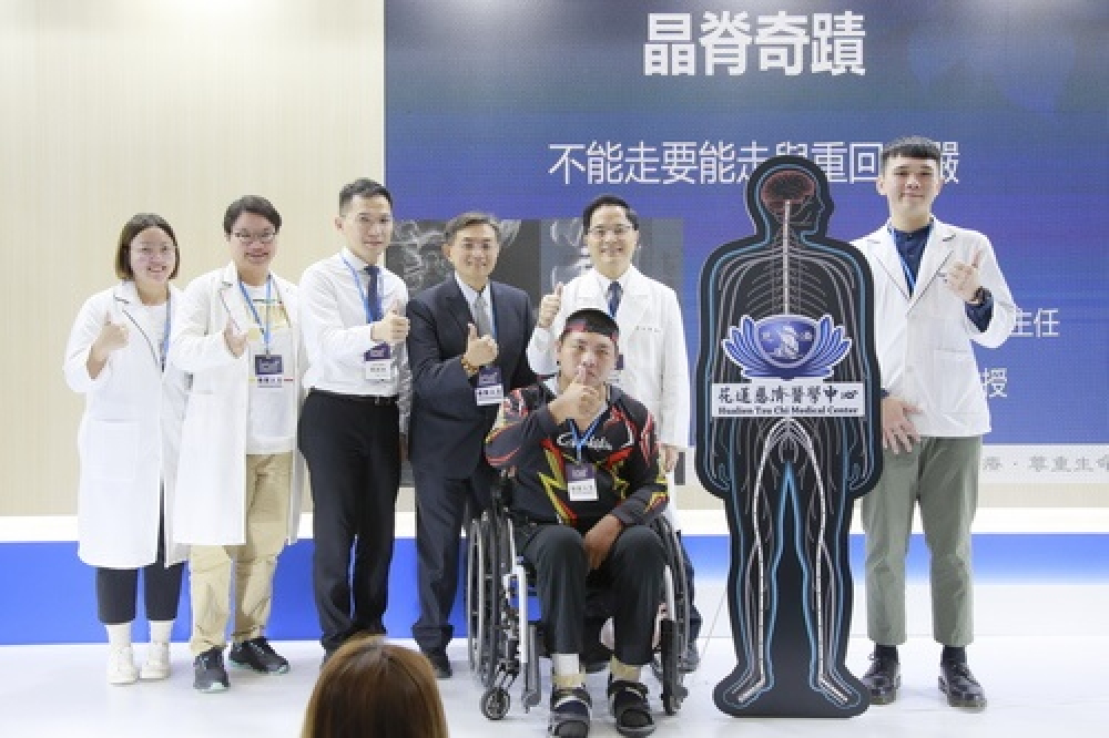 《2023台灣醫療科技展》髓電刺激建立新的神經迴路 協助脊髓損傷患者從站到走