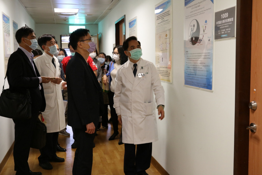 中華民國對外貿易發展協會貴賓參觀花蓮慈濟醫院「創新研究中心」