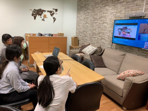 圖說：花慈國際醫學中心-新南向辦公室線上視訊，參與2020 智慧醫療國際論壇系列活動 III 【臺灣醫療服務與相關產業推廣說明】
