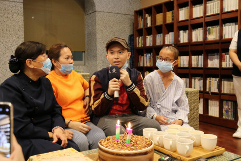 國際醫學中心、血液腫瘤科與兒科病房護理團隊為Martin辦了一場難忘的生日會