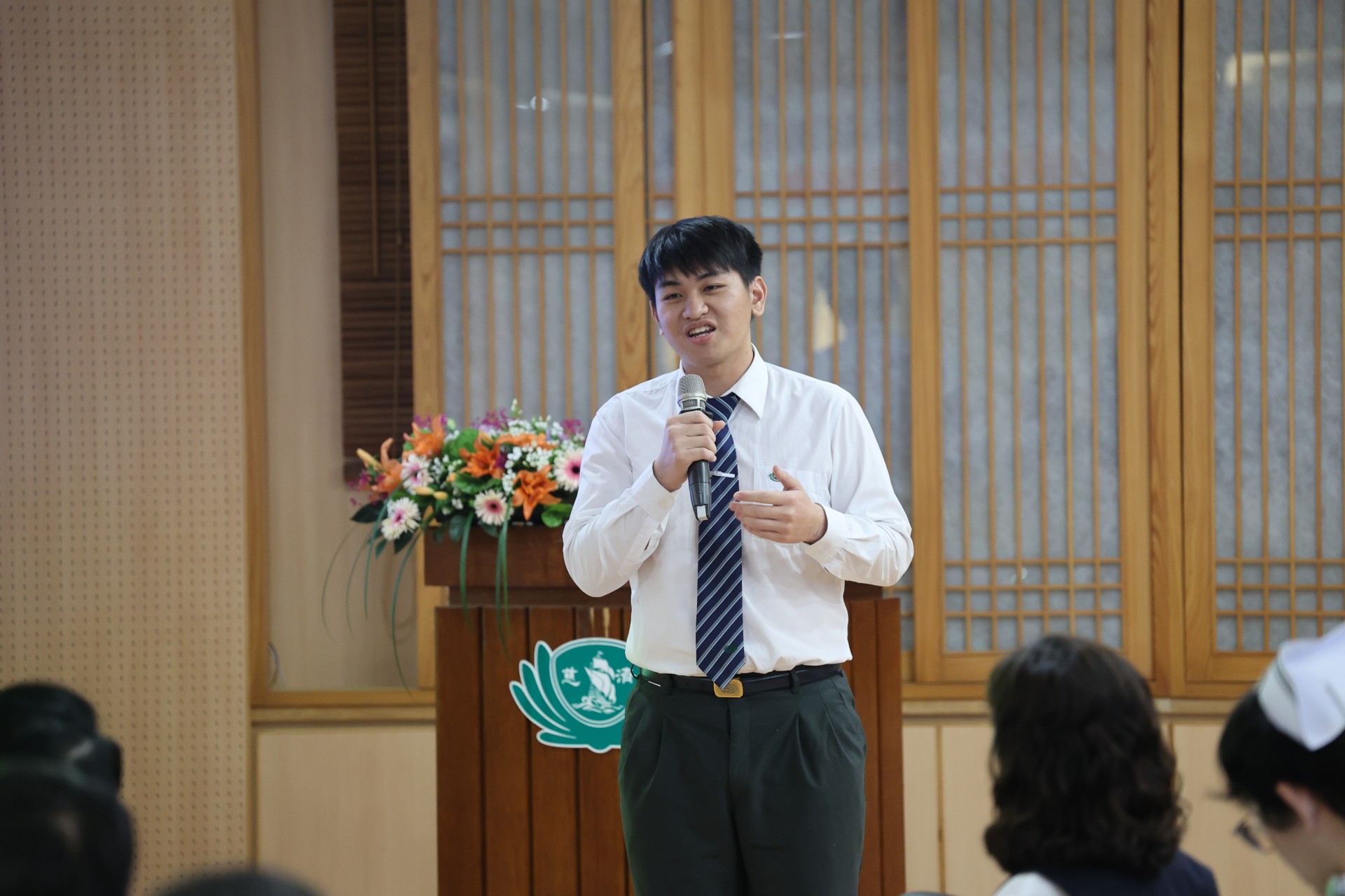 6-12_19fa8.jpg