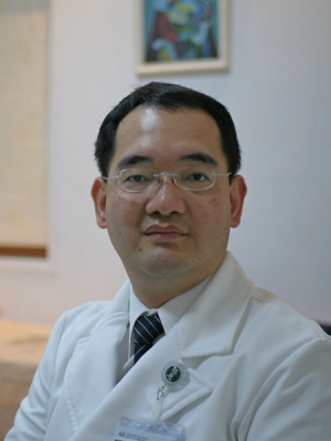 王健興  醫師