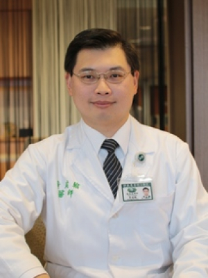 Wei-Han Huang, Associate Director